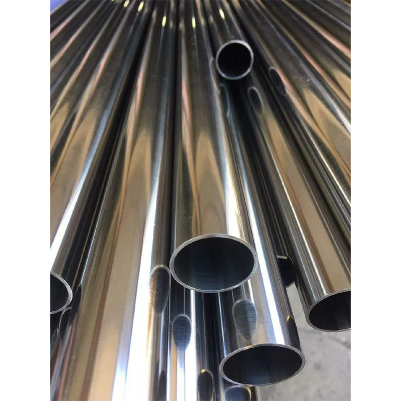 How does stainless steel pipe maintain high corrosion resistance in extreme environments?