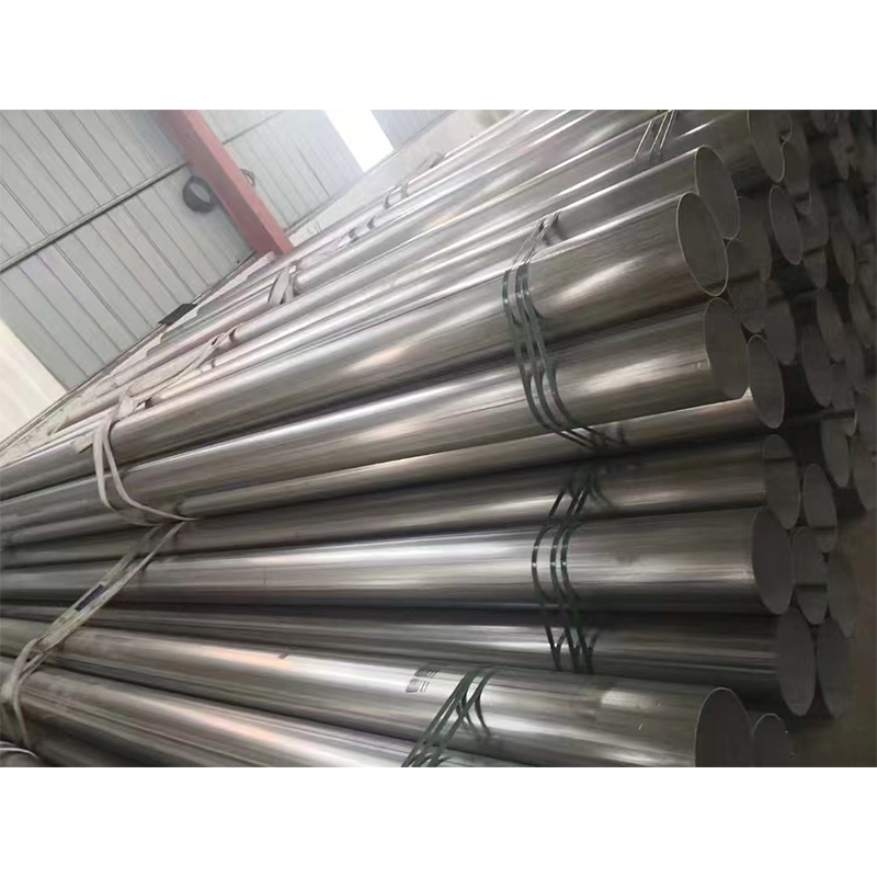 How does the structural robustness of stainless steel pipe withstand mechanical vibration under complex operating conditions?