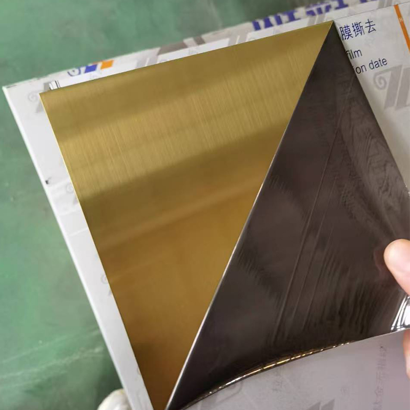 How does fingerprint-free processing technology enhance the rust resistance and surface texture of stainless steel color plates?